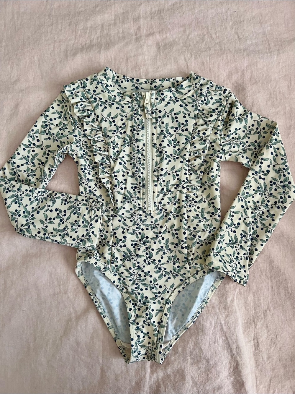 Cyrillus rash guard